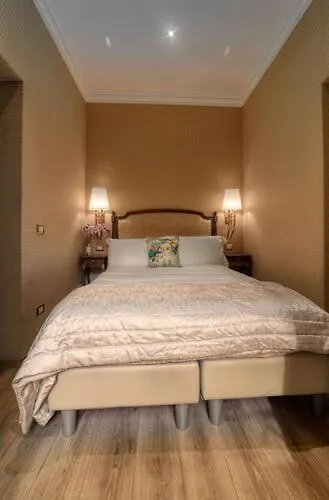 Konukevi Bq House Trevi Luxury Roma